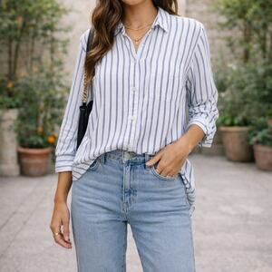 Sunday Best Aritzia SZ S White With Blue Stripes Soft Button Down Shirt